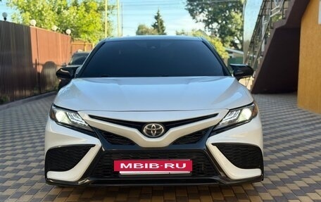 Toyota Camry, 2021 год, 3 200 000 рублей, 4 фотография