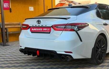 Toyota Camry, 2021 год, 3 200 000 рублей, 7 фотография