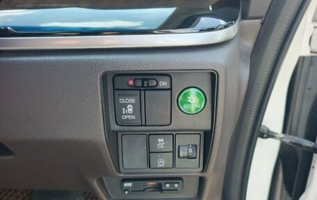 Honda Odyssey IV, 2017 год, 2 390 000 рублей, 10 фотография