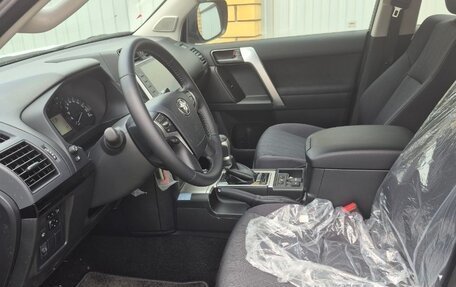 Toyota Land Cruiser Prado 150 рестайлинг 2, 2022 год, 7 200 000 рублей, 11 фотография