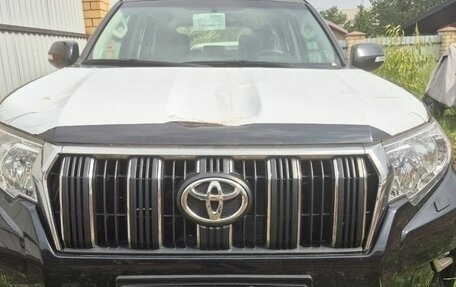 Toyota Land Cruiser Prado 150 рестайлинг 2, 2022 год, 7 200 000 рублей, 8 фотография