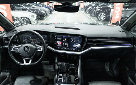 Volkswagen Touareg III, 2019 год, 3 995 000 рублей, 20 фотография