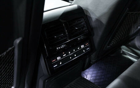 Volkswagen Touareg III, 2019 год, 3 995 000 рублей, 23 фотография