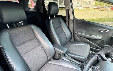 Honda Fit Shuttle I рестайлинг, 2014 год, 1 000 000 рублей, 24 фотография