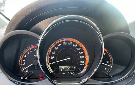Toyota Yaris XP150 рестайлинг, 2022 год, 1 350 757 рублей, 12 фотография