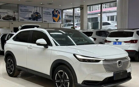 Honda Vezel, 2022 год, 1 700 000 рублей, 3 фотография