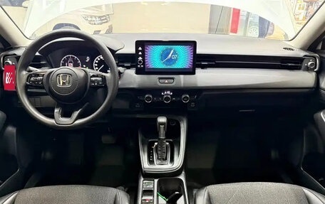Honda Vezel, 2022 год, 1 700 000 рублей, 18 фотография