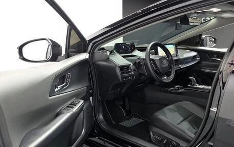 Toyota Prius IV XW50, 2025 год, 3 990 000 рублей, 5 фотография