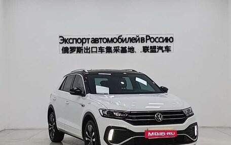 Volkswagen T-Roc I, 2022 год, 1 690 000 рублей, 3 фотография