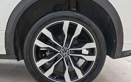Volkswagen T-Roc I, 2022 год, 1 690 000 рублей, 18 фотография