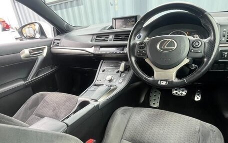 Lexus CT I рестайлинг, 2017 год, 1 600 000 рублей, 9 фотография