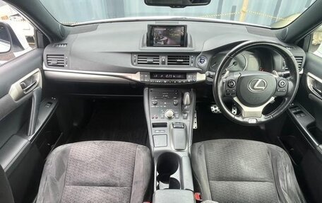 Lexus CT I рестайлинг, 2017 год, 1 600 000 рублей, 8 фотография