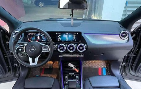 Mercedes-Benz GLA, 2022 год, 1 980 000 рублей, 15 фотография