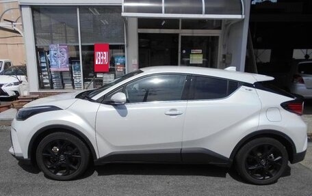 Toyota C-HR I рестайлинг, 2023 год, 1 361 000 рублей, 4 фотография