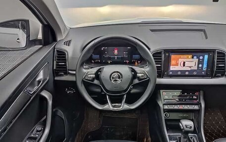 Skoda Karoq I, 2022 год, 1 800 000 рублей, 7 фотография