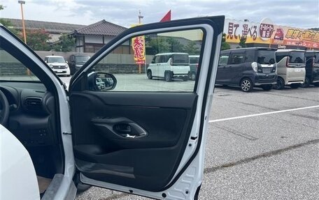 Toyota Yaris Cross, 2021 год, 1 560 005 рублей, 6 фотография