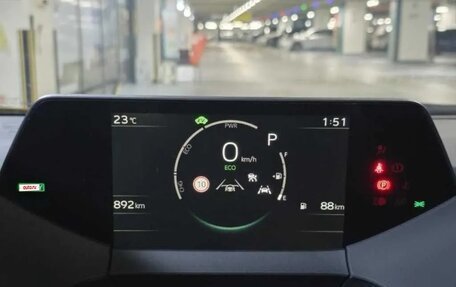 Toyota Prius IV XW50, 2026 год, 4 575 077 рублей, 8 фотография