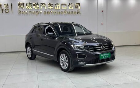 Volkswagen T-Roc I, 2022 год, 1 600 000 рублей, 3 фотография