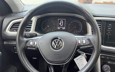 Volkswagen T-Roc I, 2022 год, 1 600 000 рублей, 4 фотография