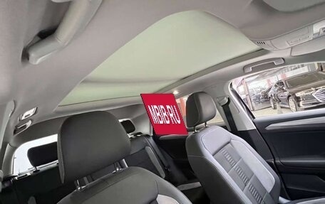 Volkswagen T-Roc I, 2022 год, 1 600 000 рублей, 10 фотография