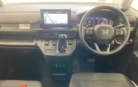Honda Stepwgn, 2023 год, 1 850 000 рублей, 5 фотография