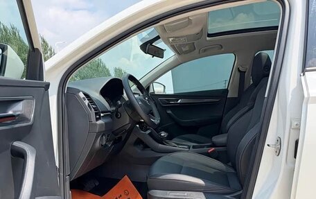 Skoda Karoq I, 2022 год, 1 950 000 рублей, 9 фотография
