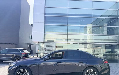 BMW 5 серия, 2024 год, 5 175 437 рублей, 2 фотография