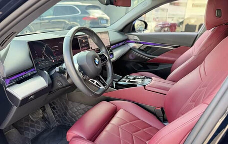 BMW 5 серия, 2024 год, 5 175 437 рублей, 10 фотография
