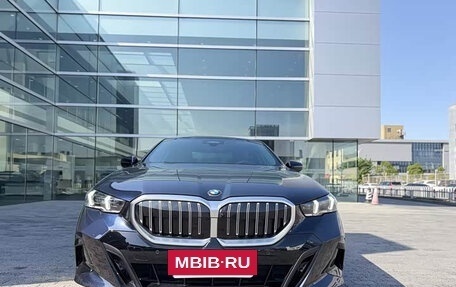 BMW 5 серия, 2024 год, 5 175 437 рублей, 3 фотография