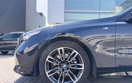 BMW 5 серия, 2024 год, 5 175 437 рублей, 13 фотография