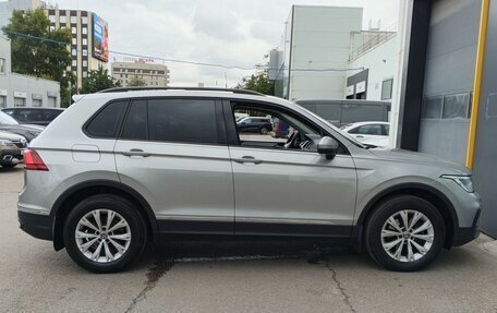 Volkswagen Tiguan II, 2021 год, 2 490 000 рублей, 4 фотография
