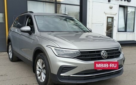 Volkswagen Tiguan II, 2021 год, 2 490 000 рублей, 3 фотография