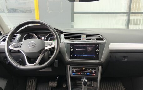 Volkswagen Tiguan II, 2021 год, 2 490 000 рублей, 14 фотография