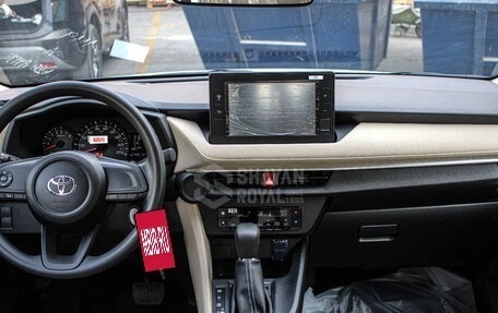 Toyota Yaris, 2026 год, 2 500 000 рублей, 11 фотография