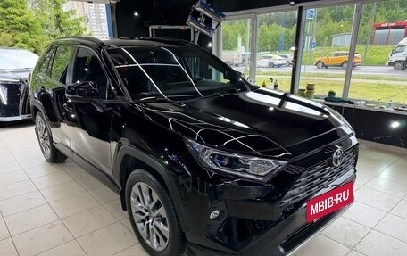 Toyota RAV4, 2020 год, 3 599 999 рублей, 2 фотография