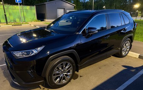 Toyota RAV4, 2020 год, 3 599 999 рублей, 14 фотография