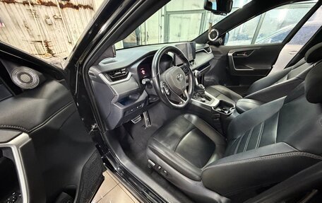 Toyota RAV4, 2020 год, 3 599 999 рублей, 32 фотография