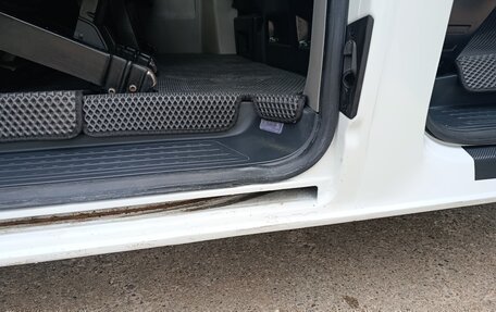 Volkswagen Caravelle T5, 2012 год, 1 999 999 рублей, 24 фотография