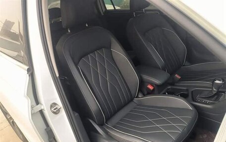Volkswagen Tiguan II, 2025 год, 3 665 026 рублей, 6 фотография