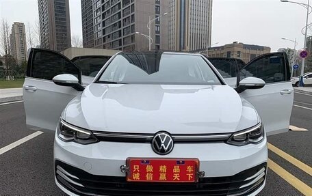 Volkswagen Golf VIII, 2023 год, 1 560 777 рублей, 2 фотография