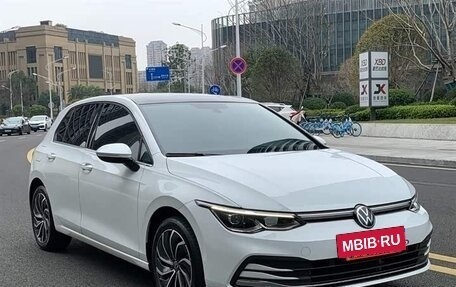 Volkswagen Golf VIII, 2023 год, 1 560 777 рублей, 3 фотография