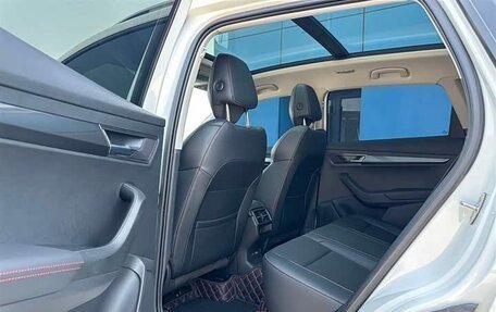 Skoda Karoq I, 2022 год, 1 870 000 рублей, 10 фотография