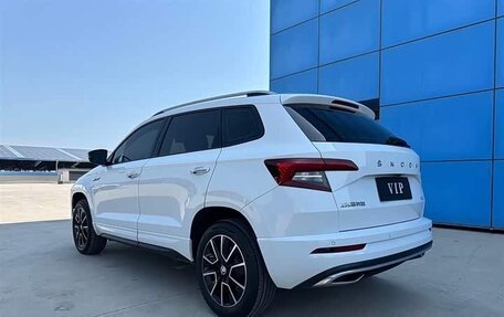 Skoda Karoq I, 2022 год, 1 870 000 рублей, 7 фотография