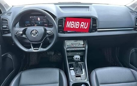 Skoda Karoq I, 2022 год, 1 870 000 рублей, 8 фотография