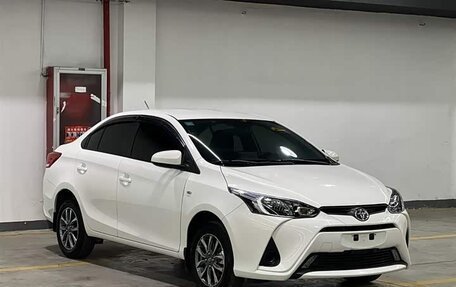 Toyota Yaris, 2022 год, 1 170 000 рублей, 1 фотография