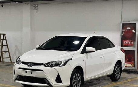 Toyota Yaris, 2022 год, 1 170 000 рублей, 5 фотография