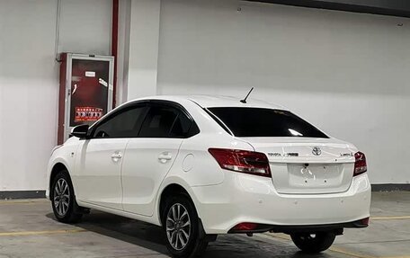 Toyota Yaris, 2022 год, 1 170 000 рублей, 7 фотография