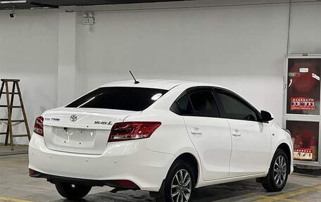 Toyota Yaris, 2022 год, 1 170 000 рублей, 3 фотография
