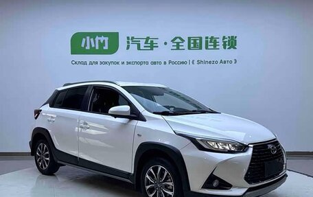 Toyota Yaris, 2022 год, 1 300 000 рублей, 1 фотография