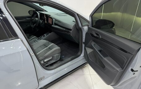 Volkswagen Golf VIII, 2022 год, 1 950 000 рублей, 20 фотография